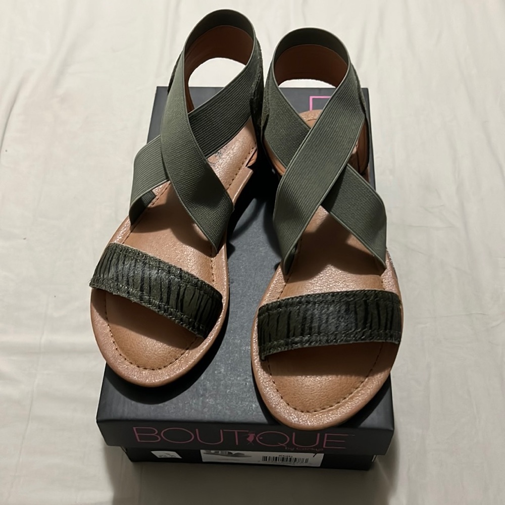 Women’s size 7 sandals